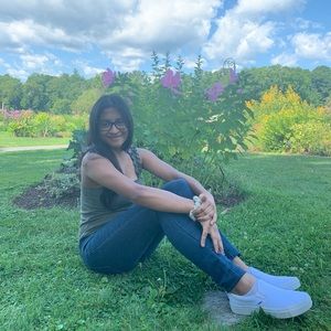 Meet your Posher, Naheeda